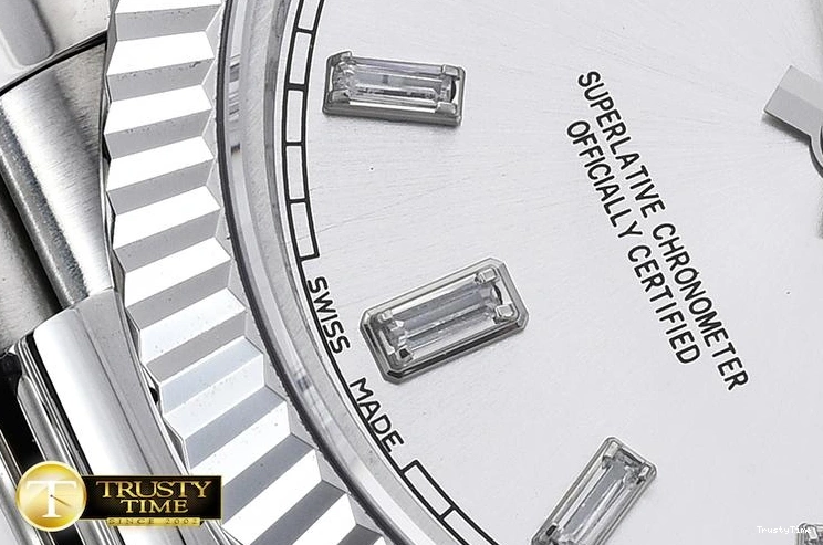 0228 RDD0206C – DayDate Trendsetting 670